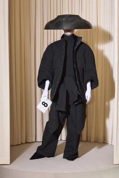 Look 8